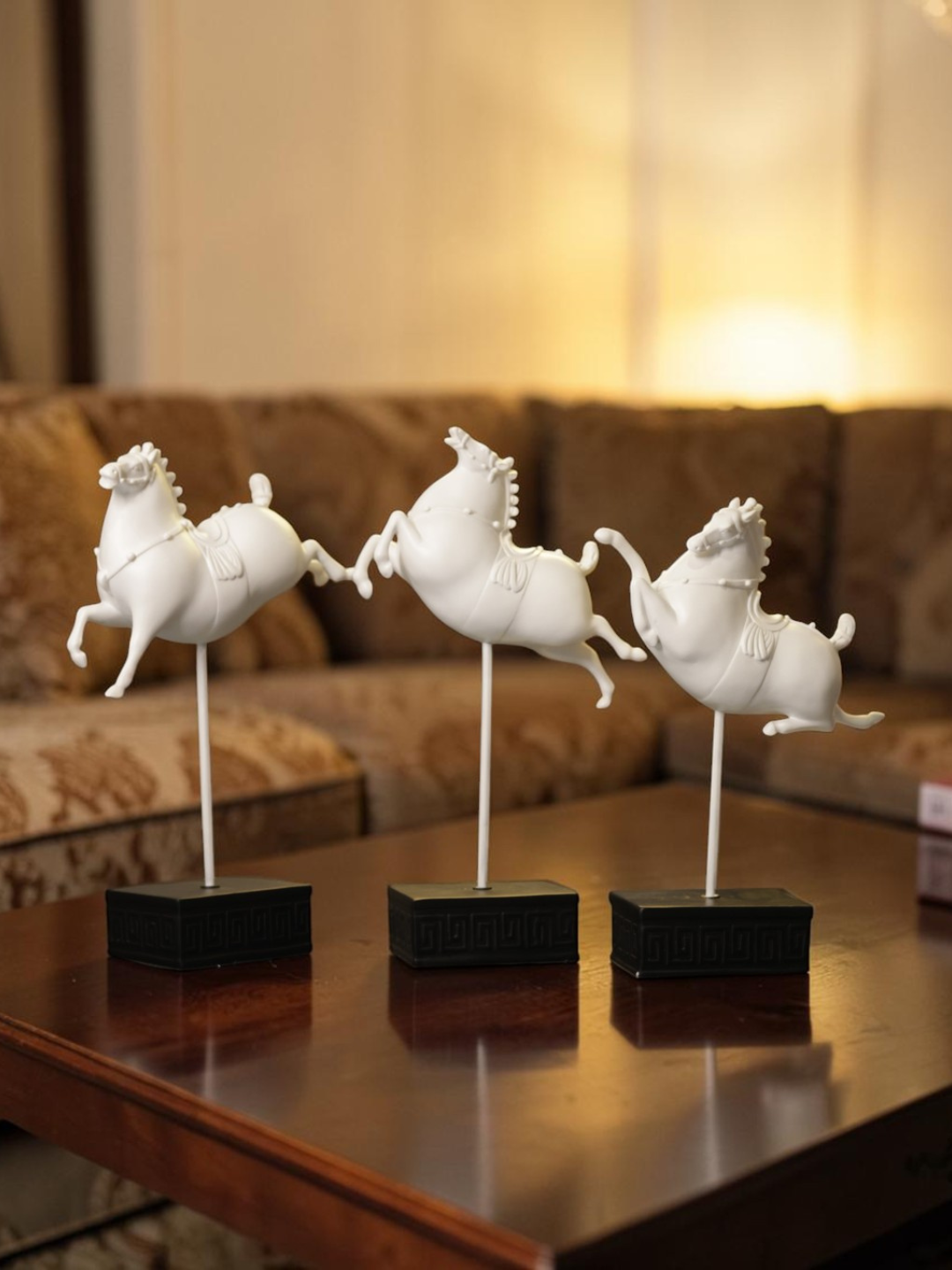 Élan White Horse Sculpture Set of 3