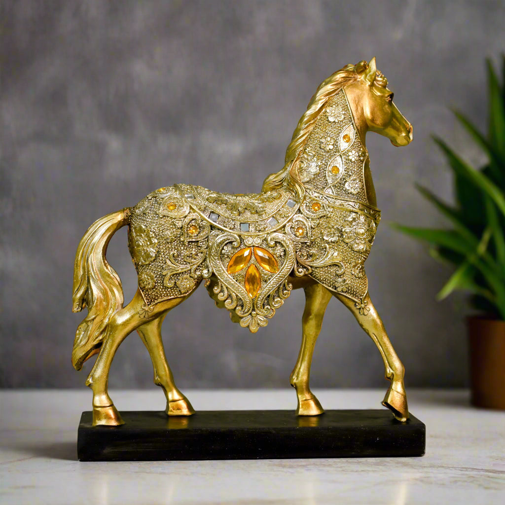 Strolling Royal Horse Resin Sculpture